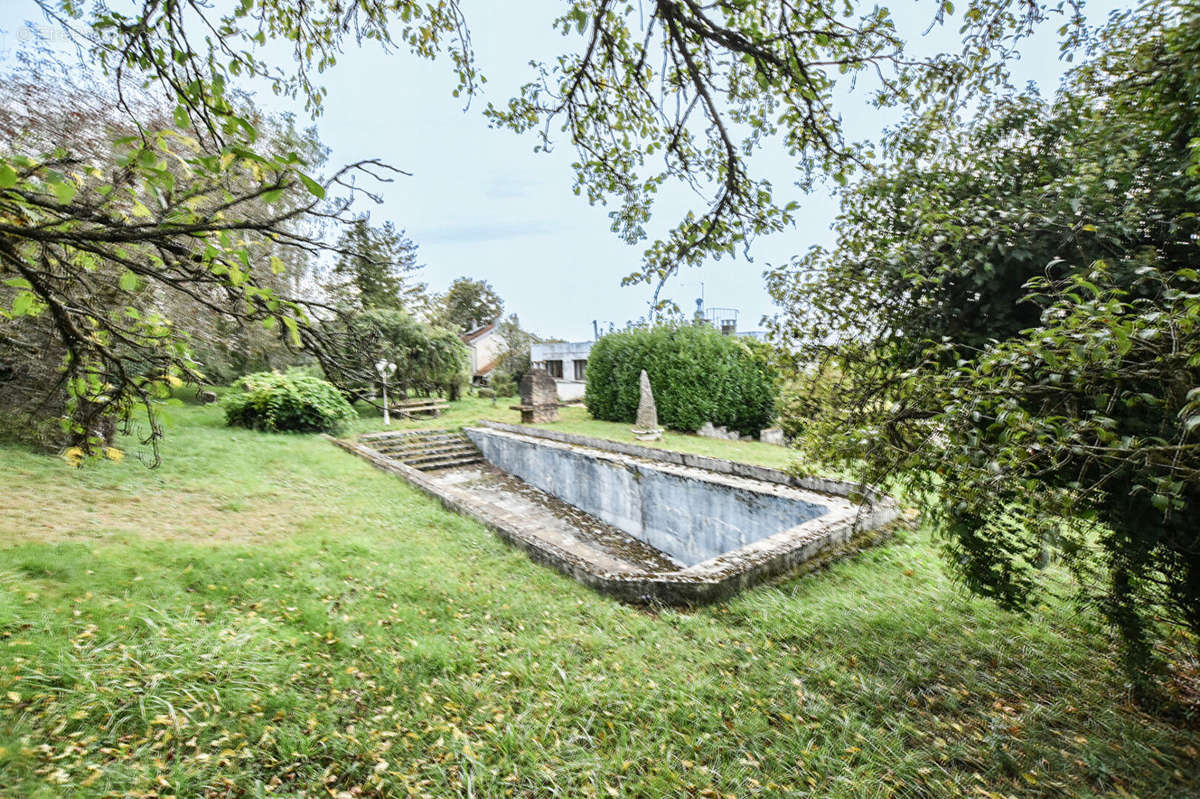 Maison à VAUCONCOURT-NERVEZAIN