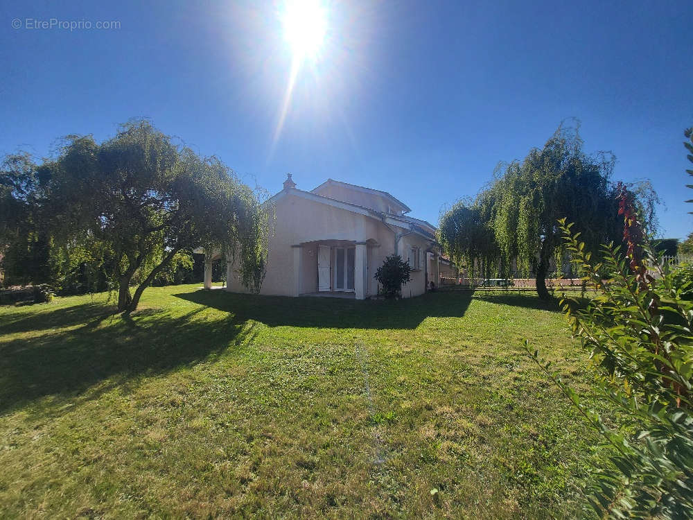 Maison à CHATILLON-SUR-CHALARONNE