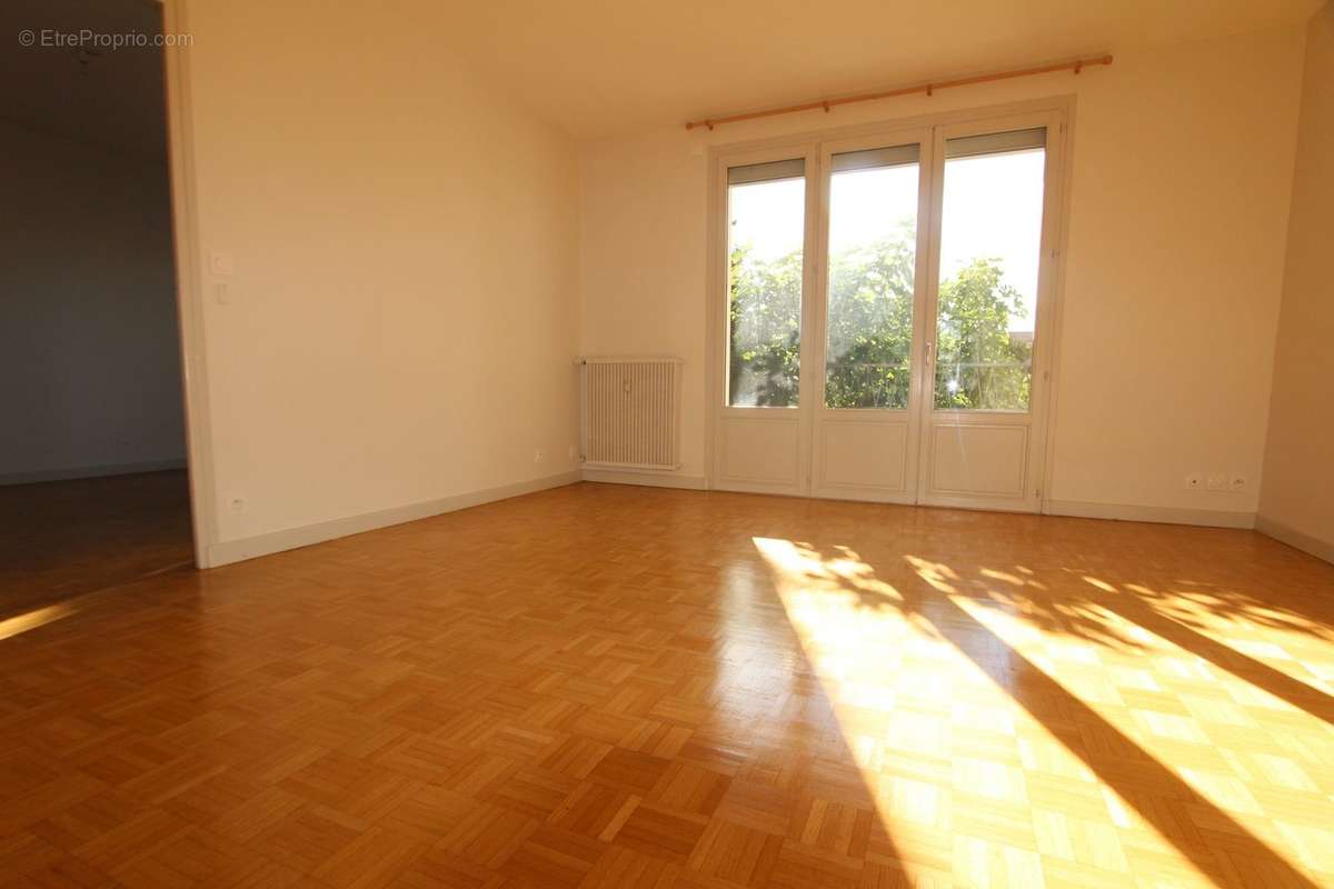 Appartement à ROMANS-SUR-ISERE