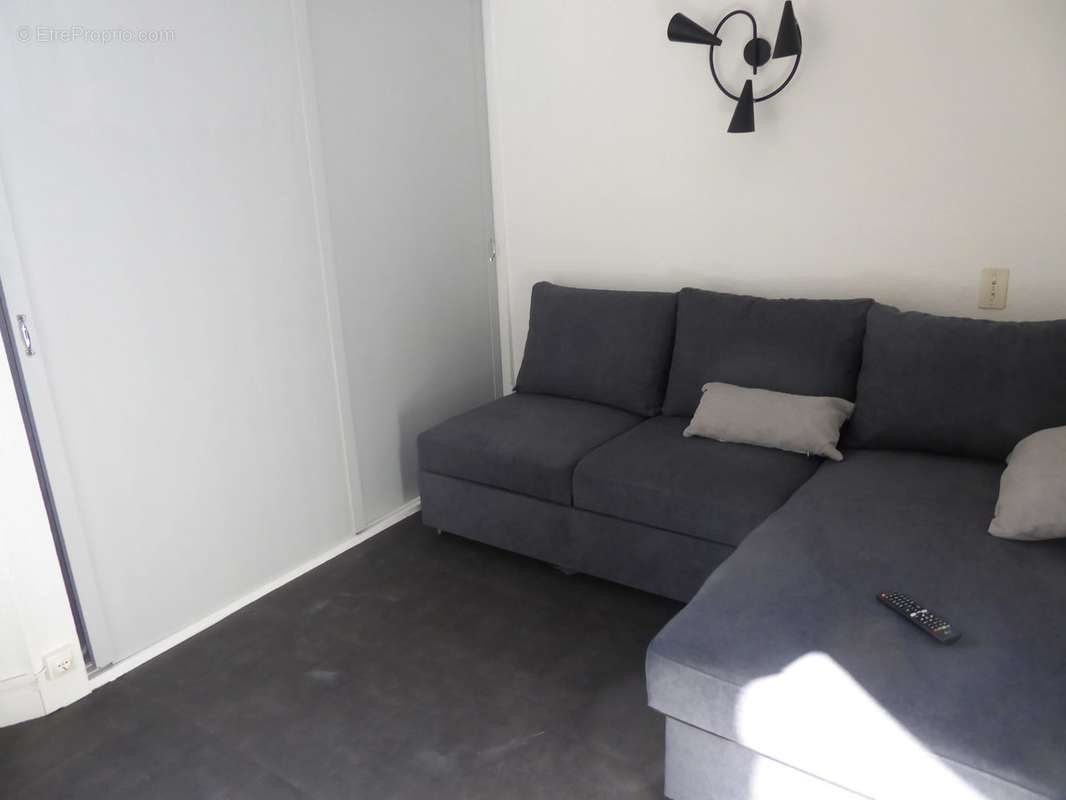 studio 1er - Appartement à AUBENAS