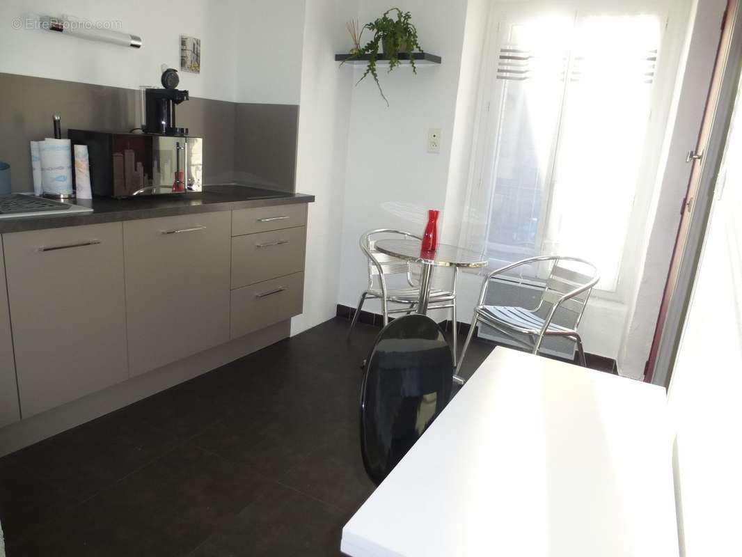 studio 1er - Appartement à AUBENAS