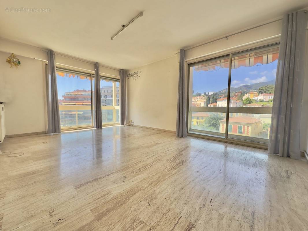 séjour  - Appartement à MENTON