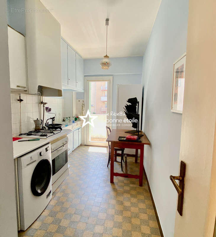 Appartement à MARSEILLE-8E