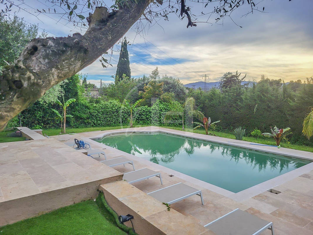 Maison à MOUGINS