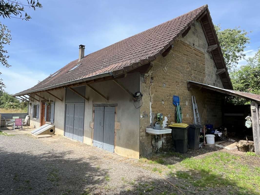 Maison à HUILLY-SUR-SEILLE