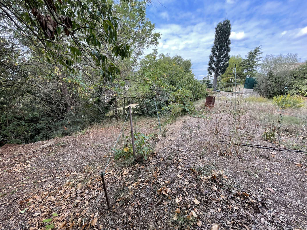 Terrain à LA ROQUETTE-SUR-SIAGNE