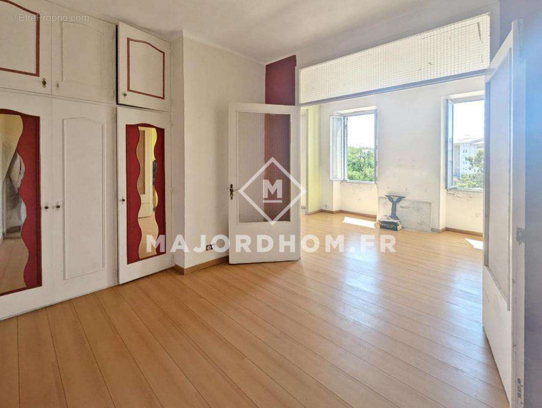 Appartement à MARSEILLE-3E