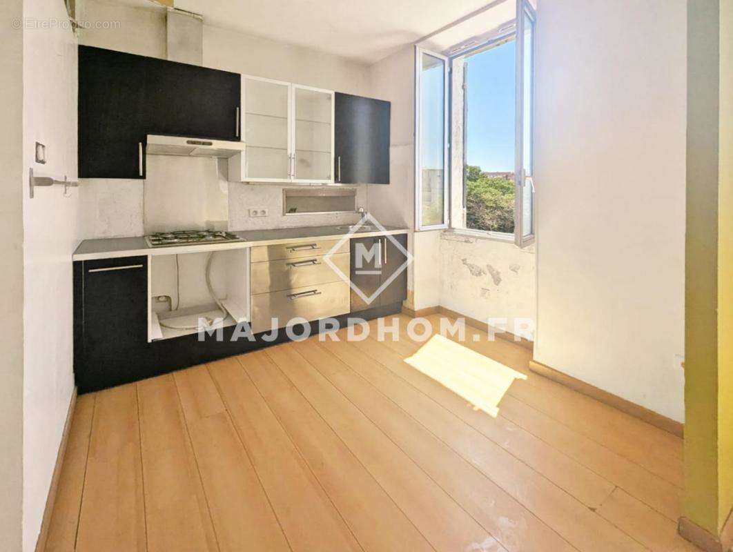 Appartement à MARSEILLE-3E