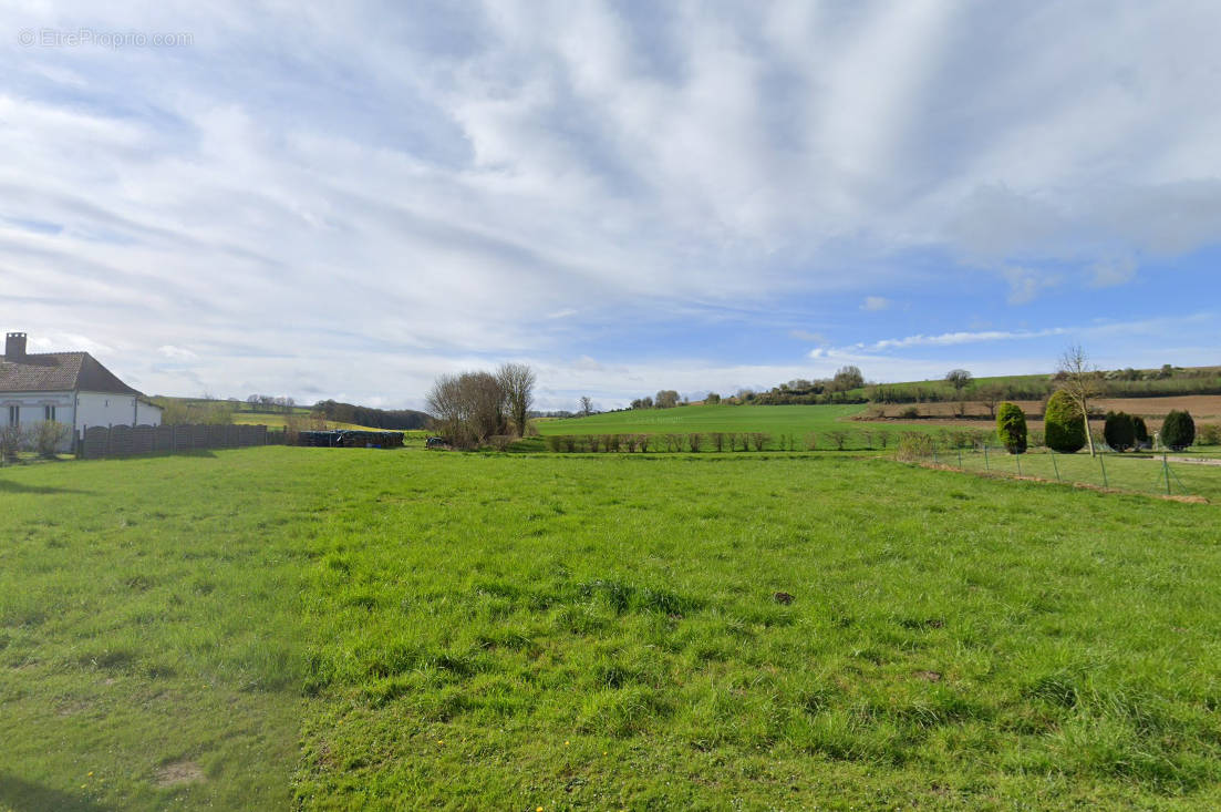 Terrain à AUXI-LE-CHATEAU