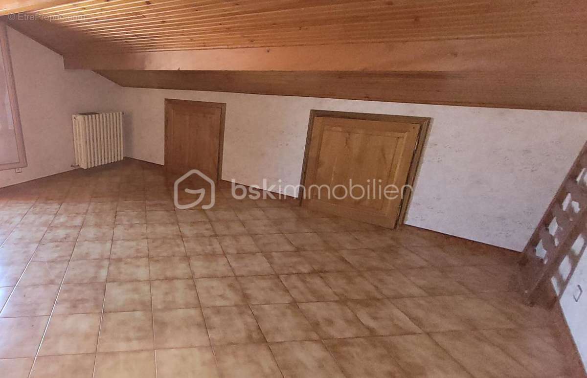 Appartement à THORAME-HAUTE