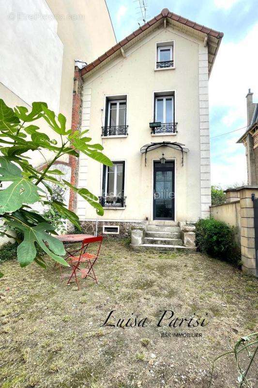 Maison à SARTROUVILLE