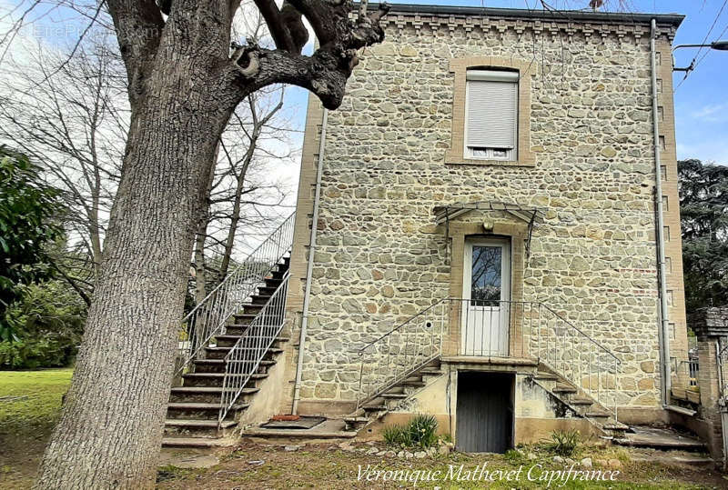 Maison à SAINT-JUST-SAINT-RAMBERT