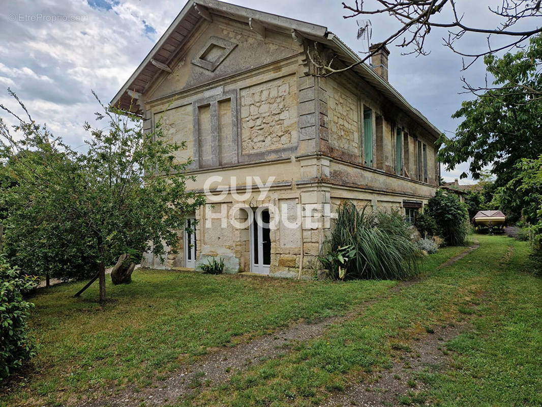 Maison à SAINT-JULIEN-BEYCHEVELLE