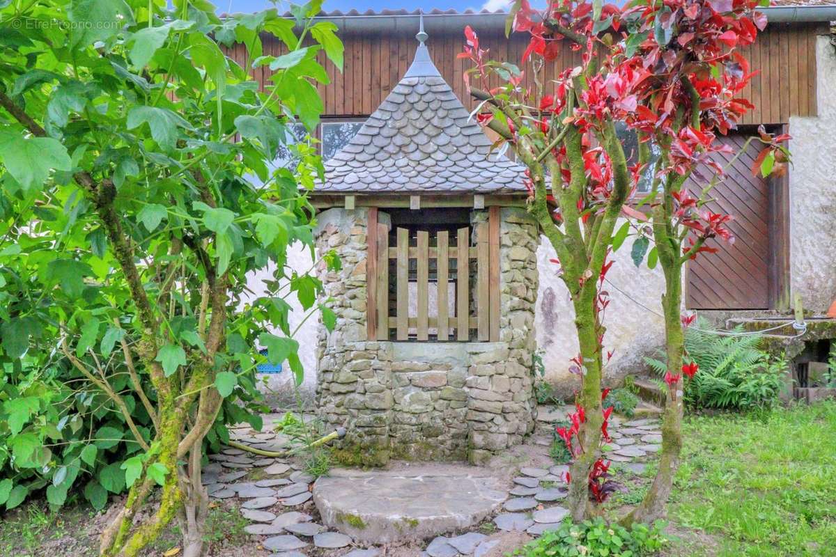 Appartement à VITRAC-SUR-MONTANE