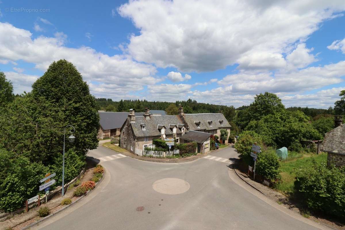 Appartement à VITRAC-SUR-MONTANE