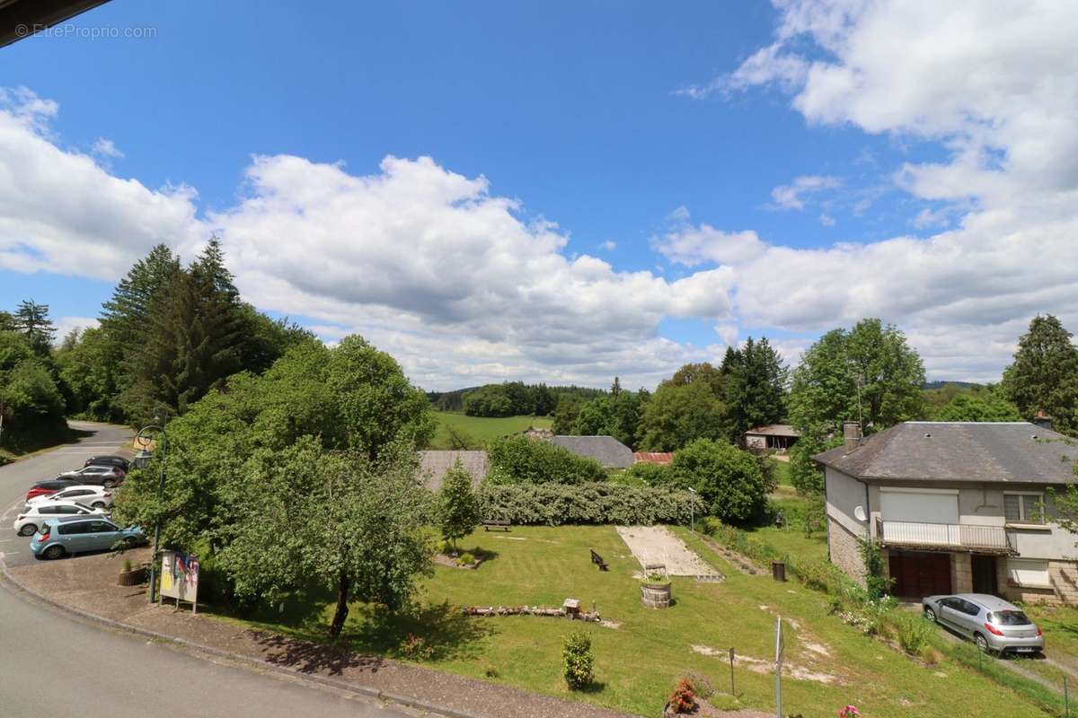 Appartement à VITRAC-SUR-MONTANE