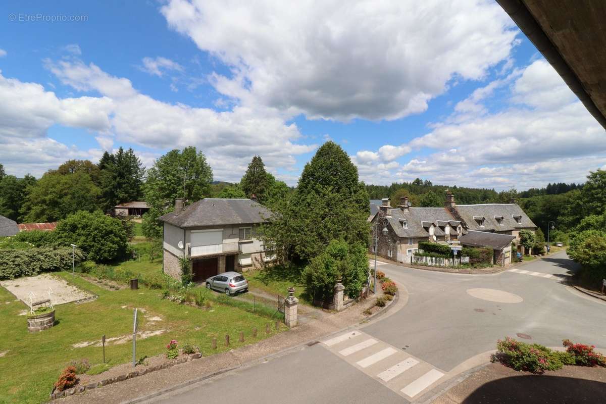 Appartement à VITRAC-SUR-MONTANE