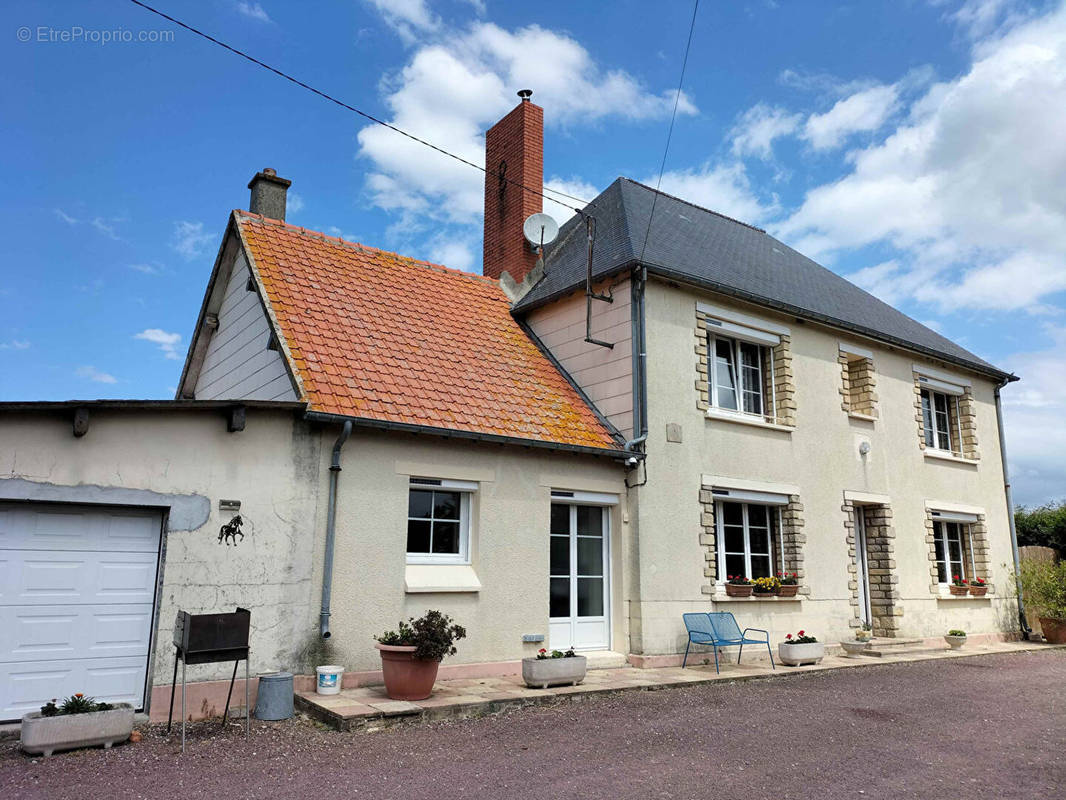 Maison à SAINTENY