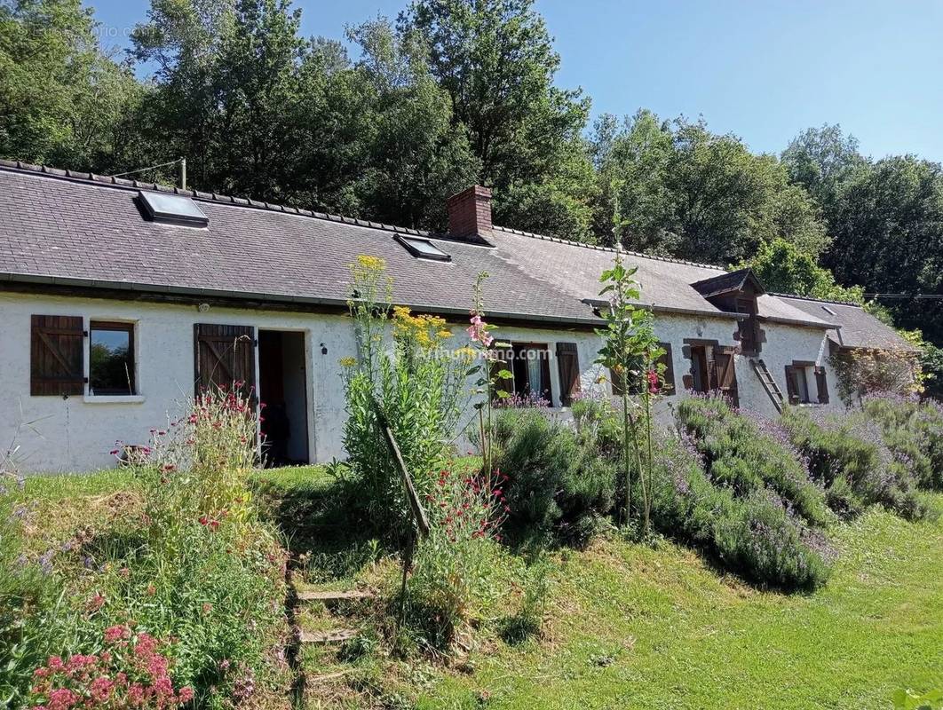 Maison à SAINT-LEONARD-DES-BOIS