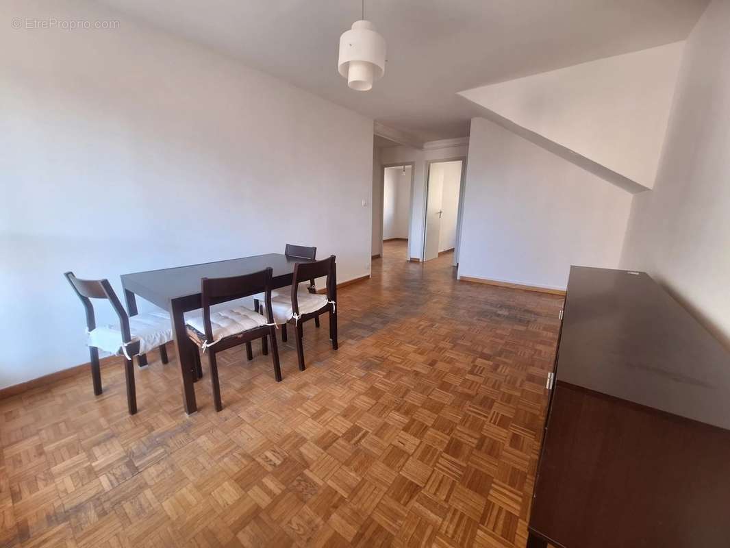 Appartement à MARSEILLE-4E