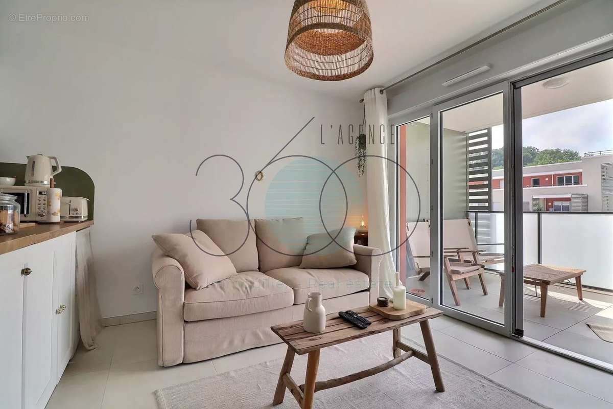 Appartement à MOUGINS