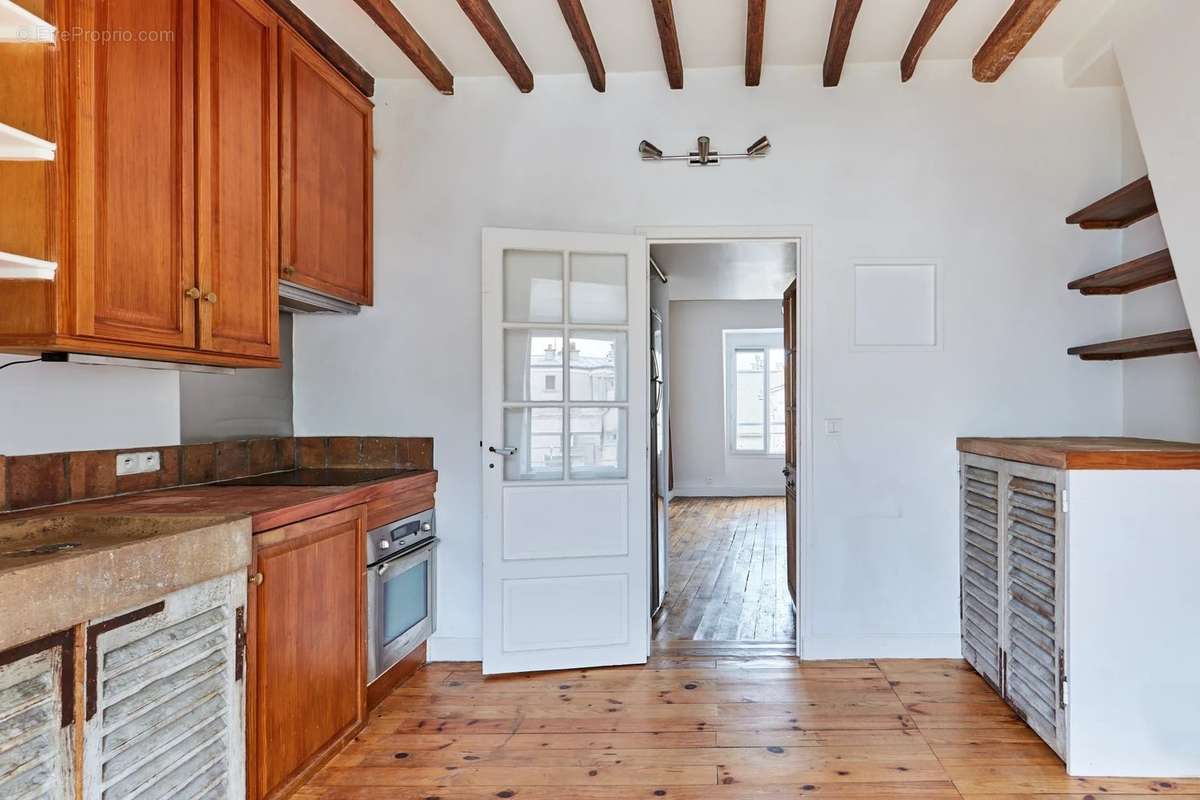 Appartement à PARIS-3E