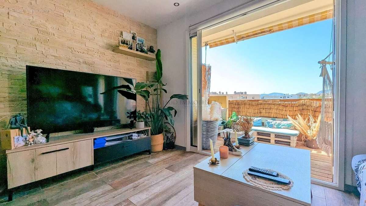 Appartement à MANDELIEU-LA-NAPOULE