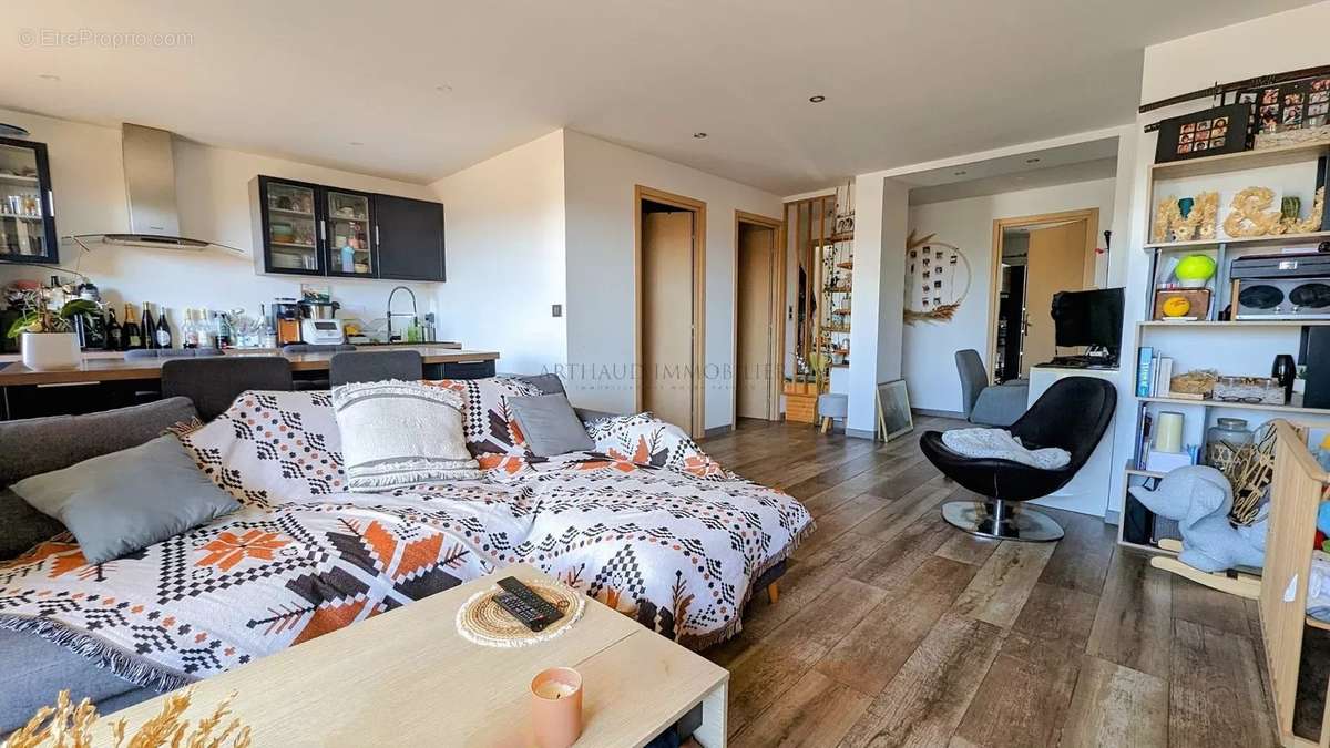 Appartement à MANDELIEU-LA-NAPOULE