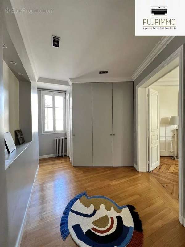 Appartement à PARIS-7E