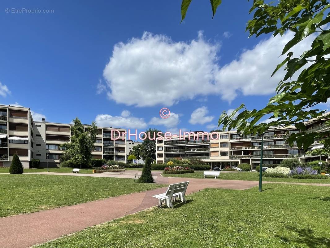 Appartement à NOISY-LE-ROI