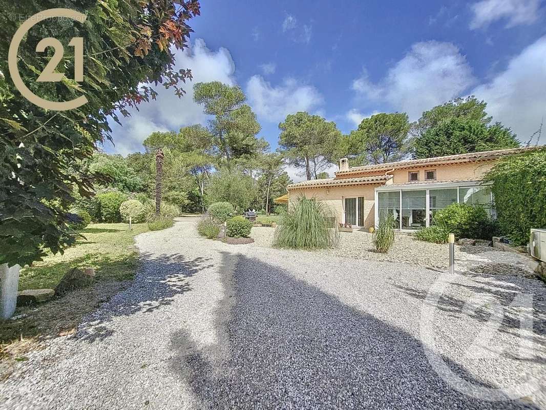 Maison à MOUGINS