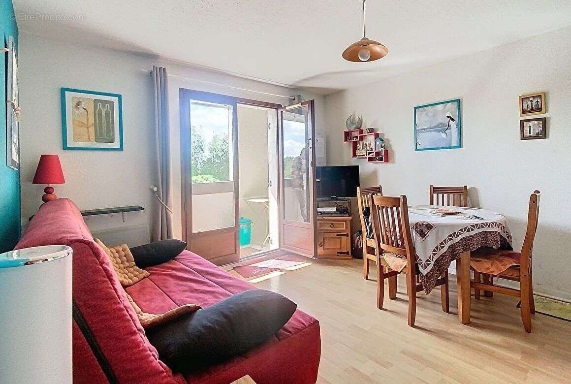 Appartement à VARAVILLE