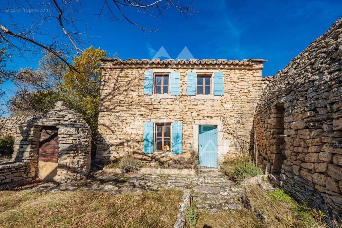 Maison à GORDES