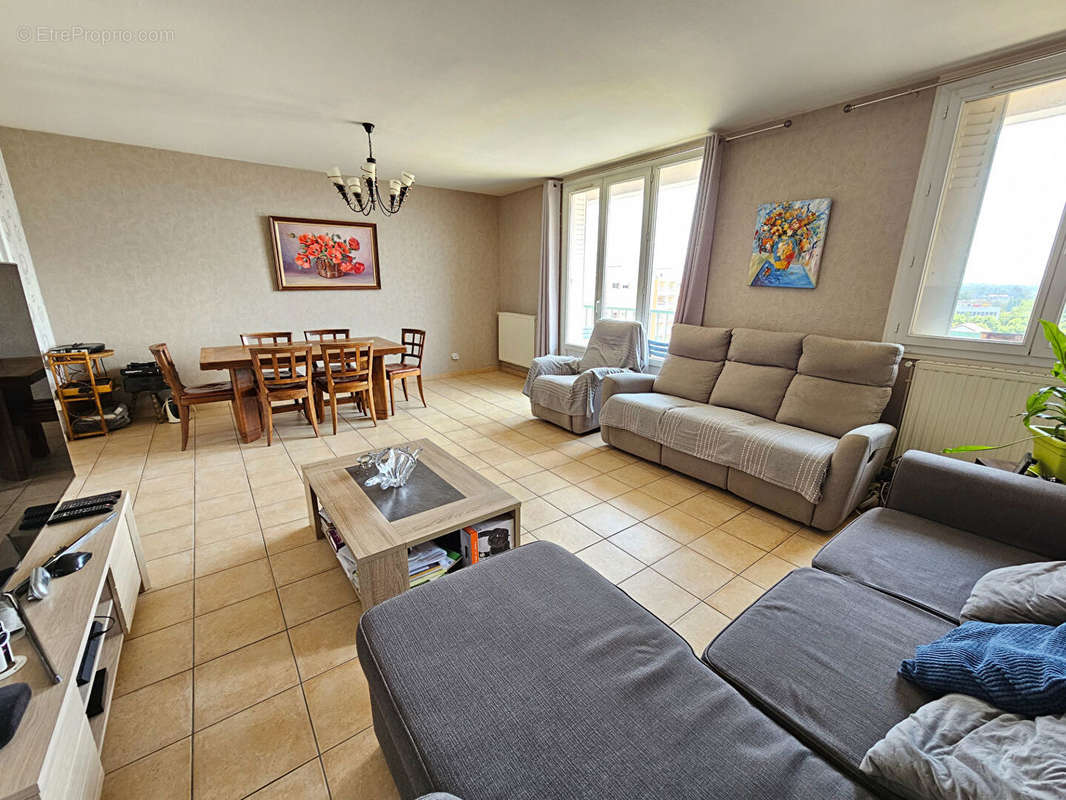 Appartement à ROMANS-SUR-ISERE