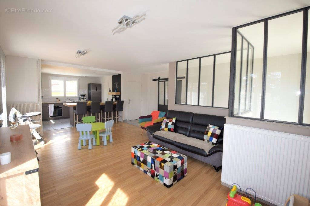 Appartement à CHAZAY-D&#039;AZERGUES