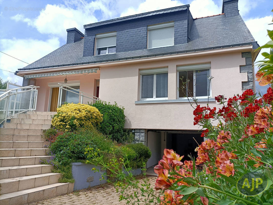 Maison à SAINT-JEAN-BREVELAY