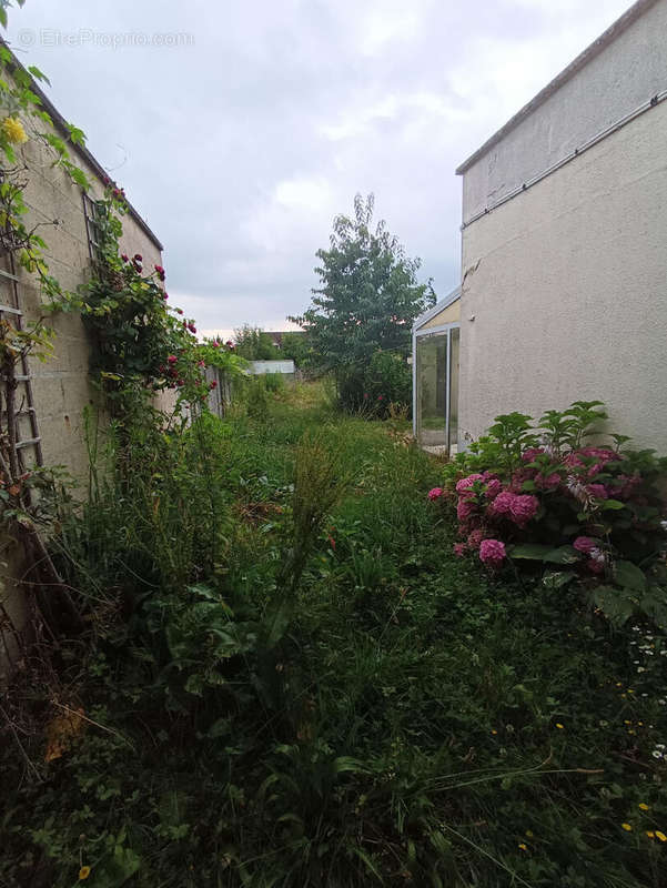 Maison à LACROIX-SAINT-OUEN