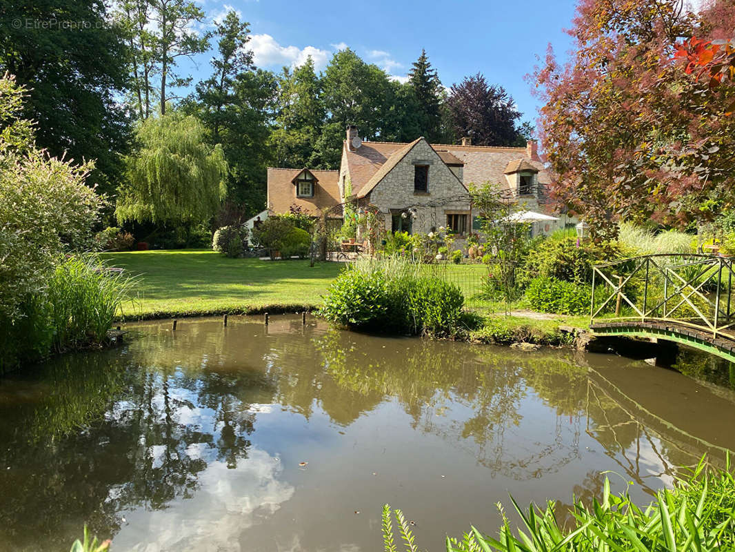 Maison à LES MESNULS