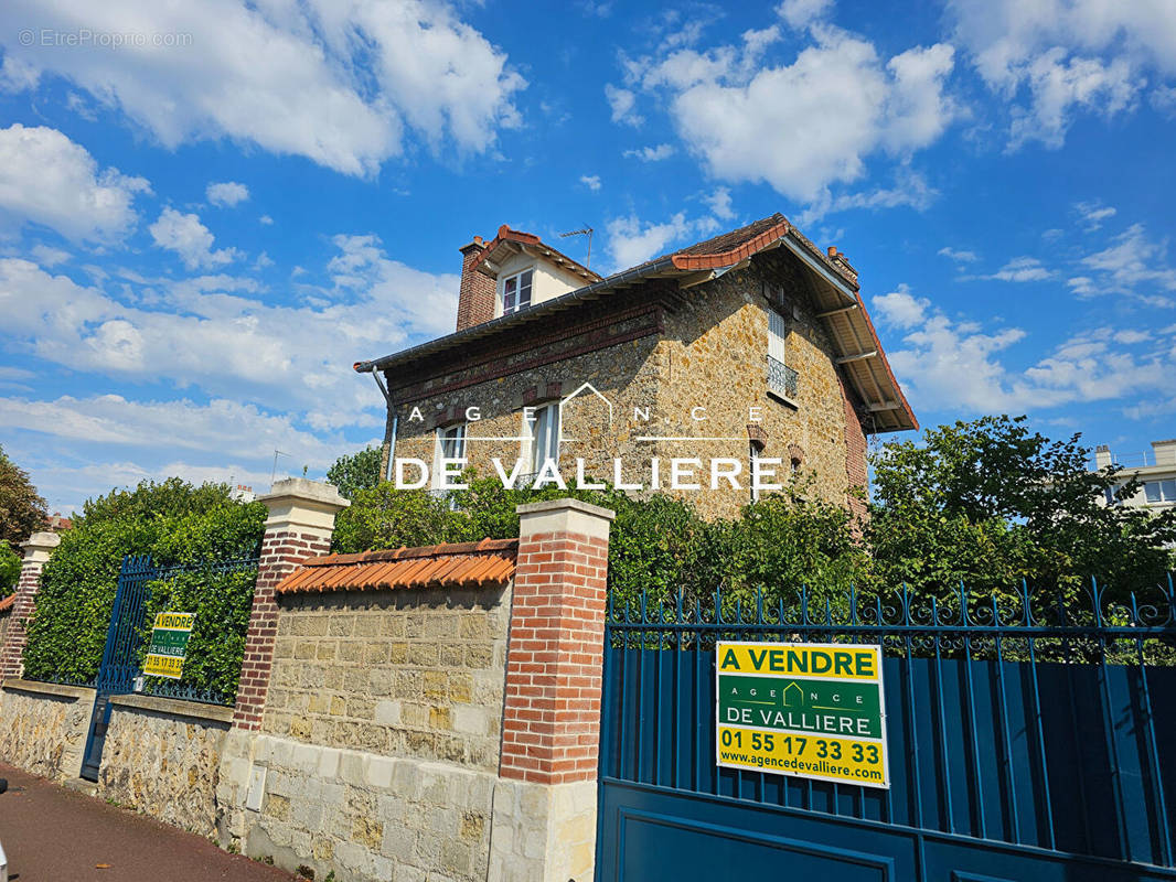 Maison à NANTERRE