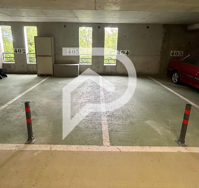 Parking à ERAGNY