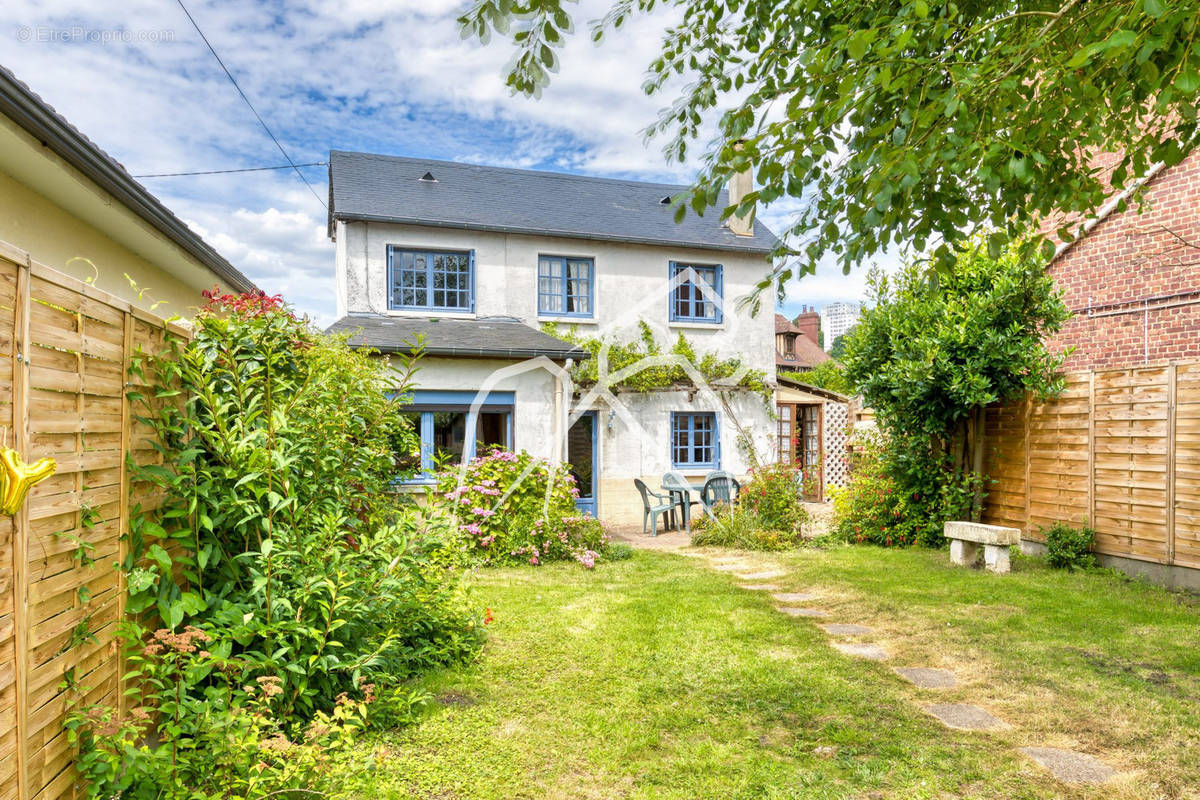 Maison à MONT-SAINT-AIGNAN