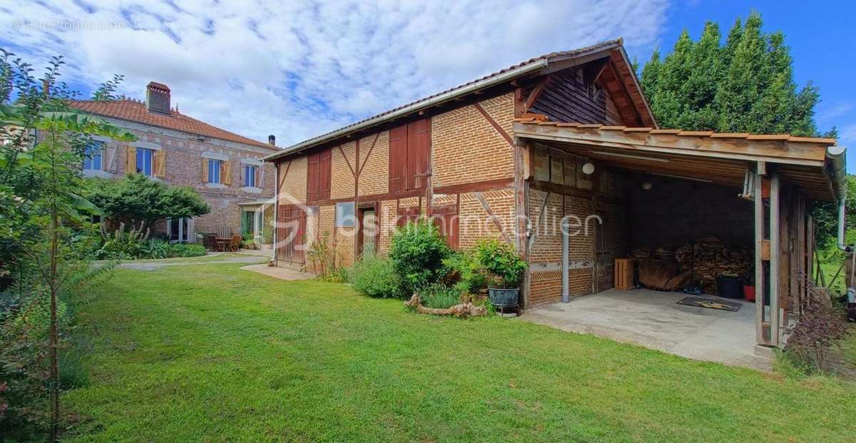 Maison à SAINT-JULIEN-EN-BORN