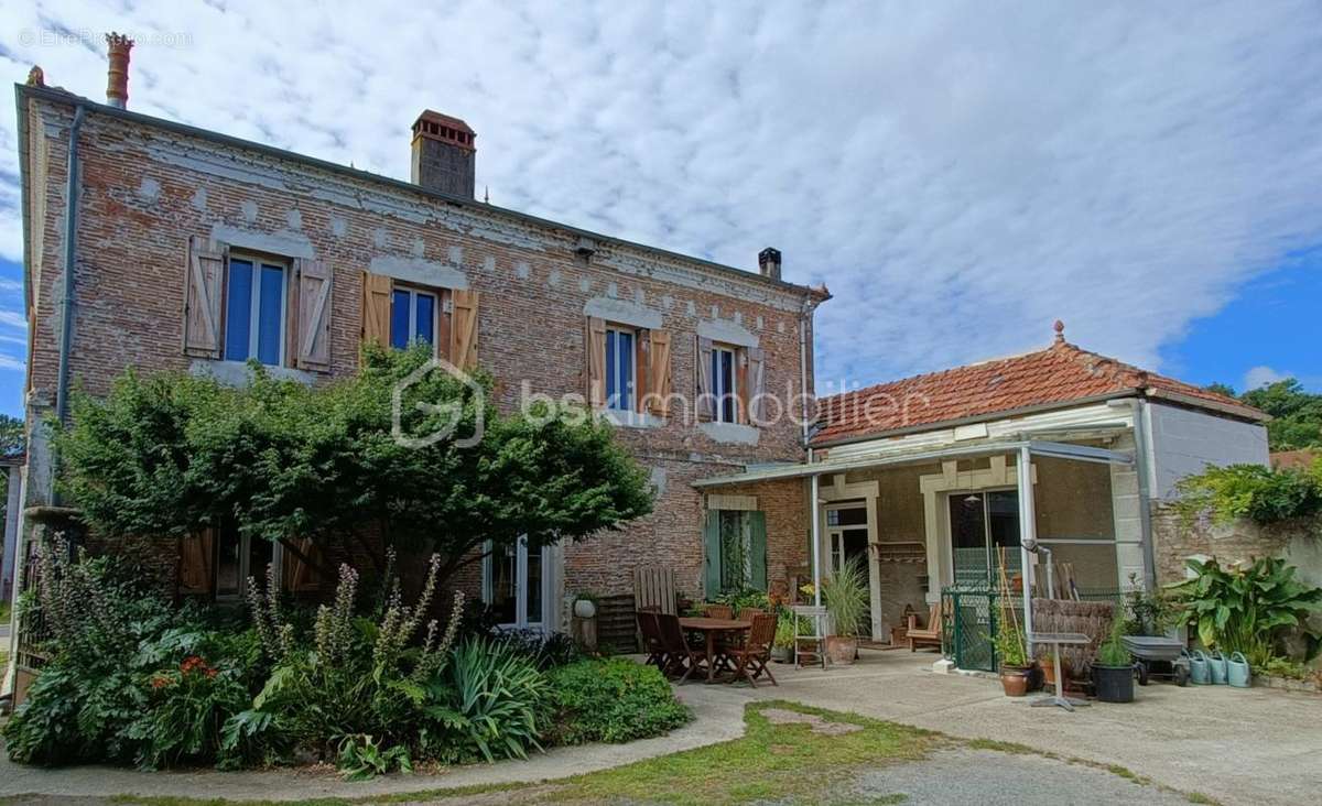 Maison à SAINT-JULIEN-EN-BORN