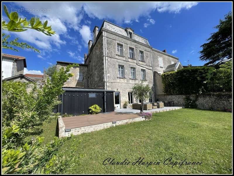 Maison à PARTHENAY