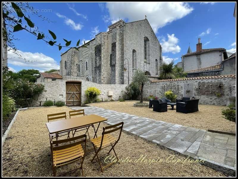 Maison à PARTHENAY