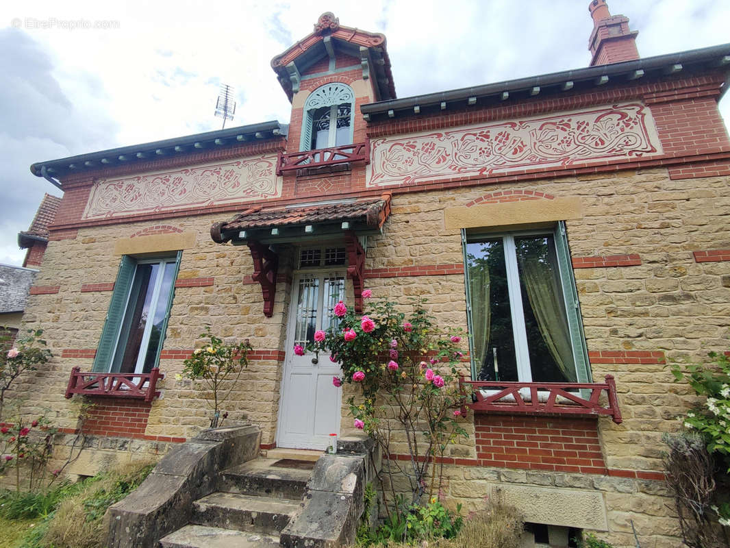 Maison à SAINT-HONORE-LES-BAINS