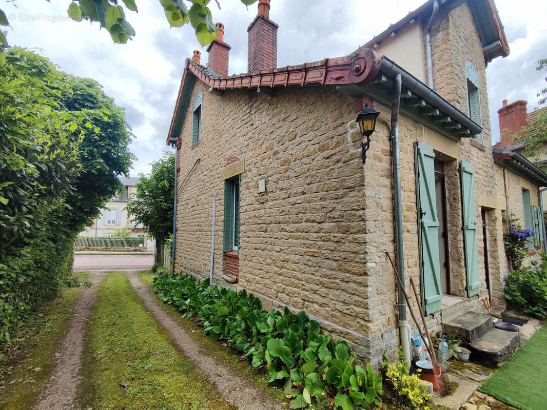 Maison à SAINT-HONORE-LES-BAINS