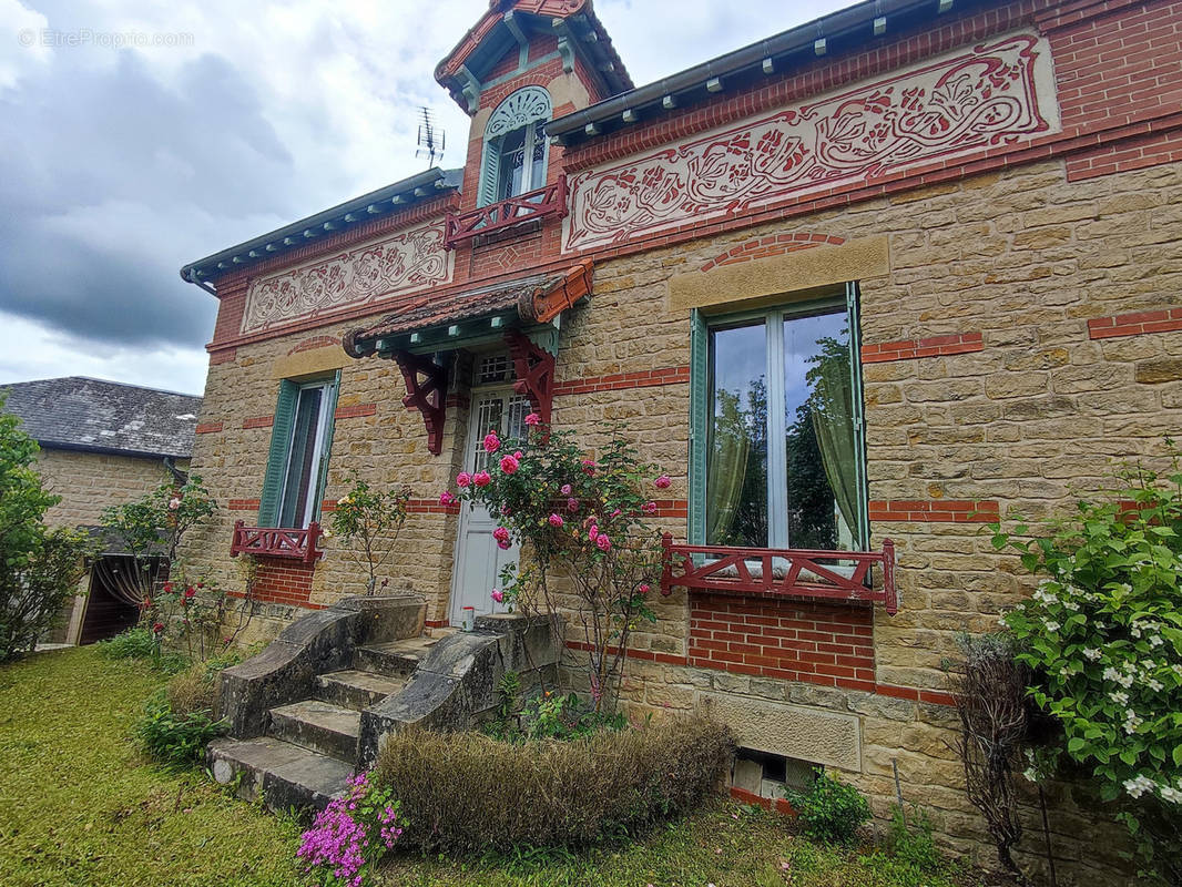 Maison à SAINT-HONORE-LES-BAINS