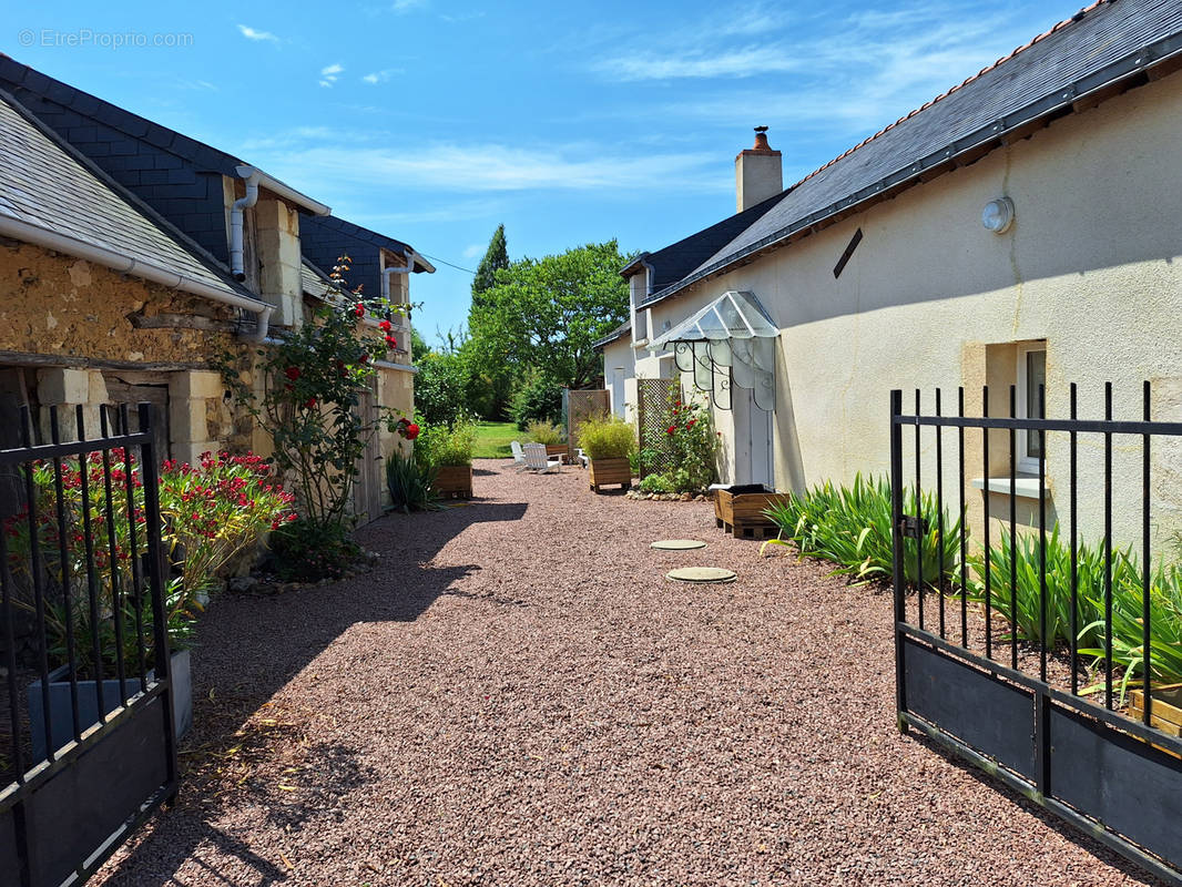 Maison à LA BREILLE-LES-PINS