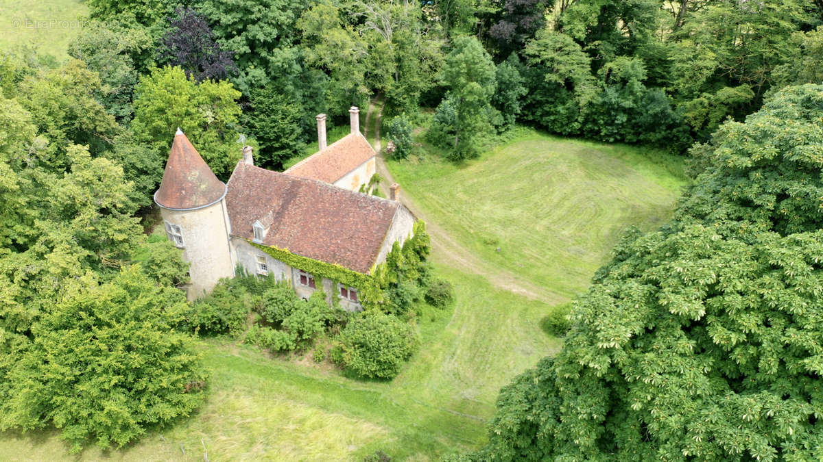 Maison à AVALLON